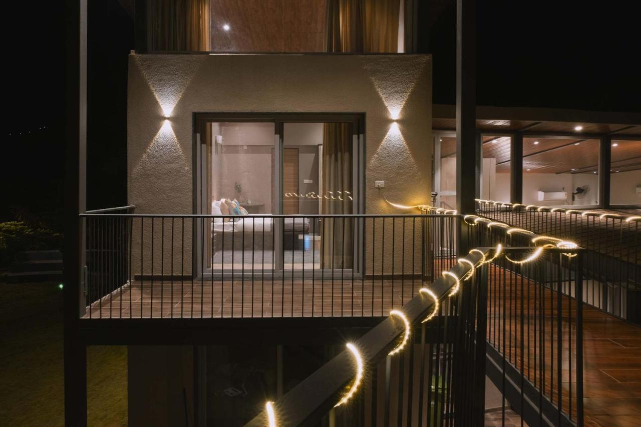 Bel Air Mansion By Stayvista - A Tranquil Oasis With A Spacious Deck, Gazebo, Sauna, Jacuzzi & A Mini-Amphitheatre Lonavala Exterior foto